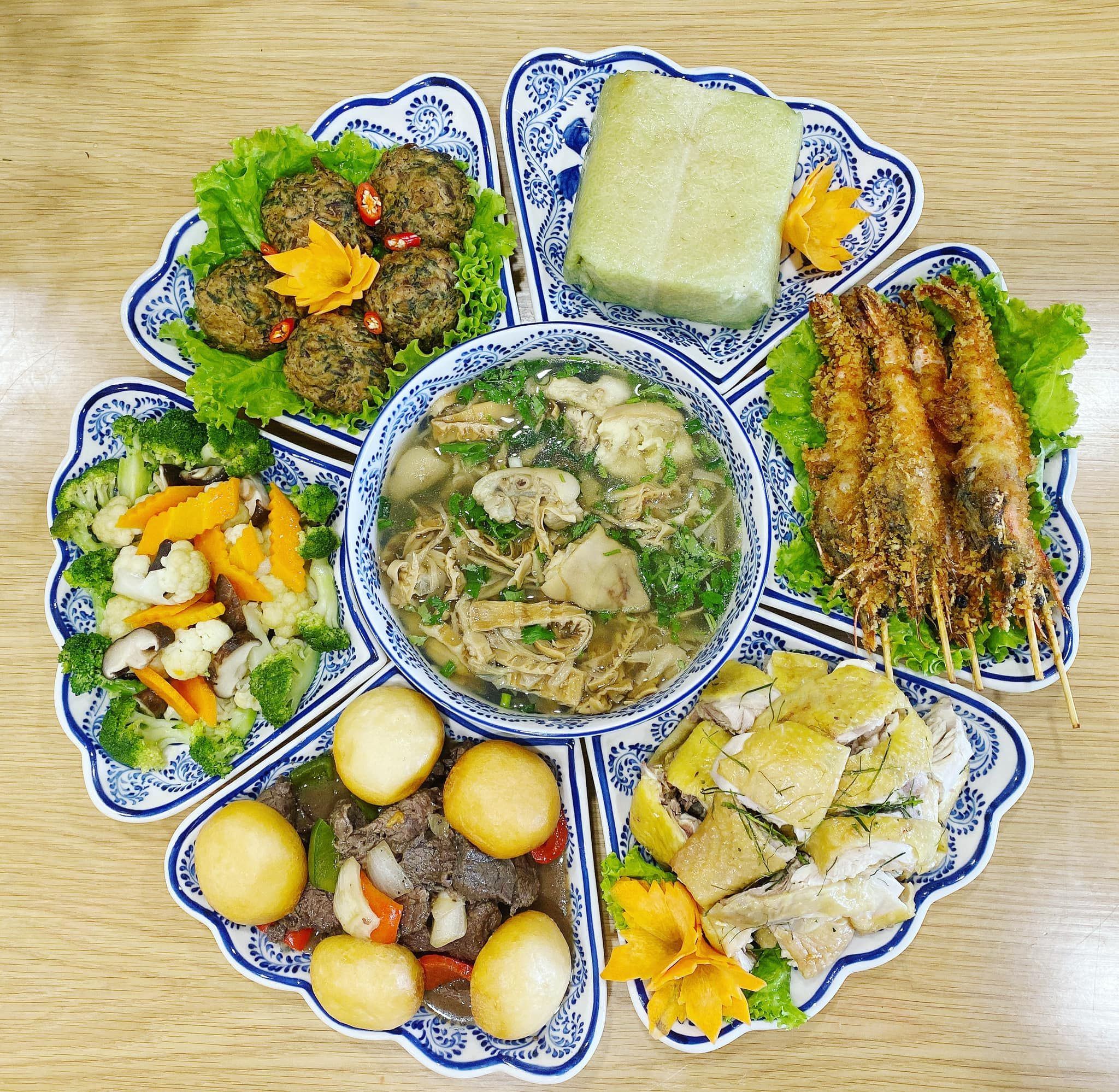 Đại hội khoe mâm cúng ông Công, ông Táo: Có người dậy từ 4 giờ sáng chuẩn bị để kịp giờ... đi làm!-16