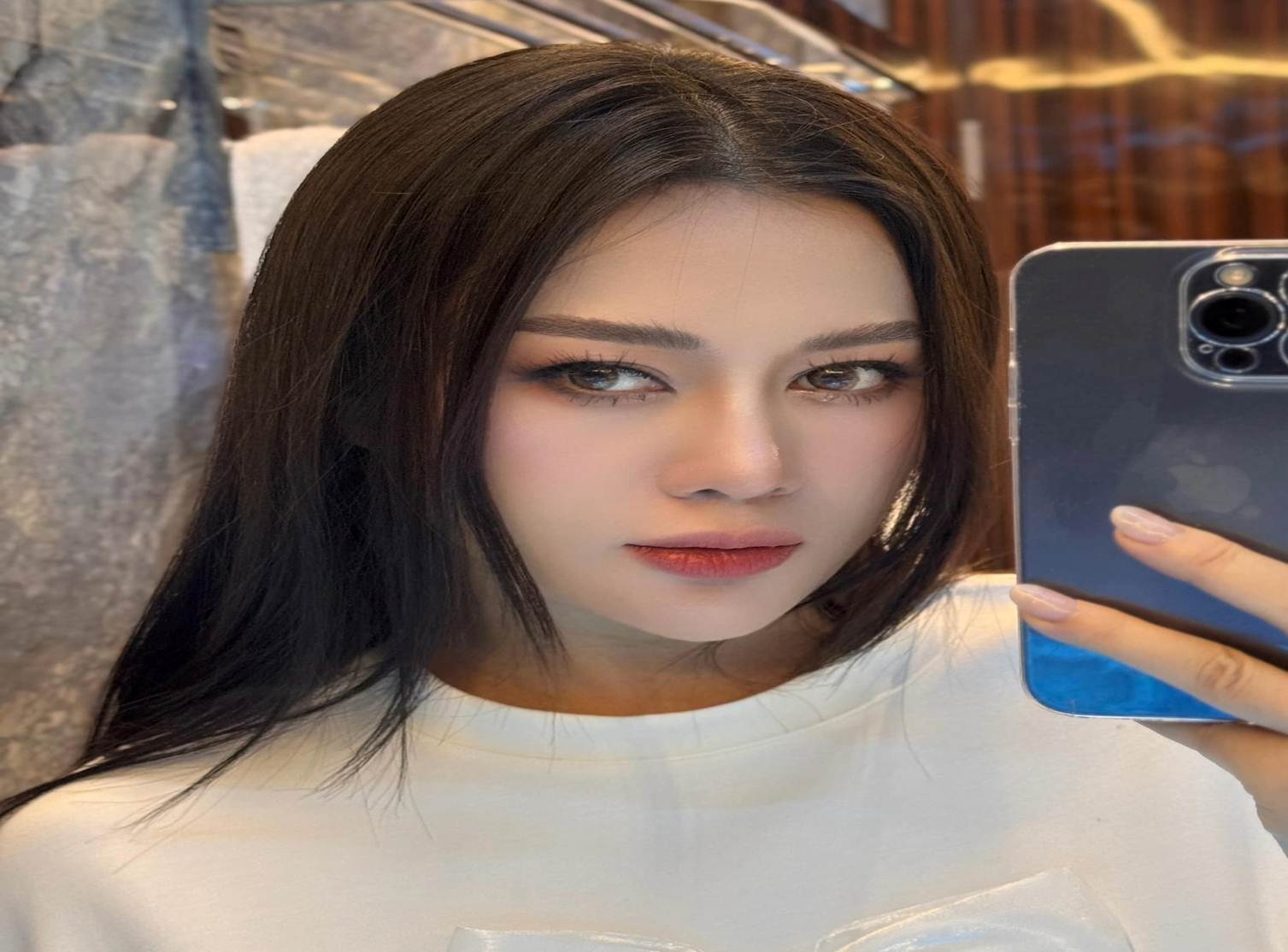 Phương Oanh được gọi là ngoan, xinh, yêu của anh Bình nhưng vẫn than thở mình chỉ là phận làm nền-1