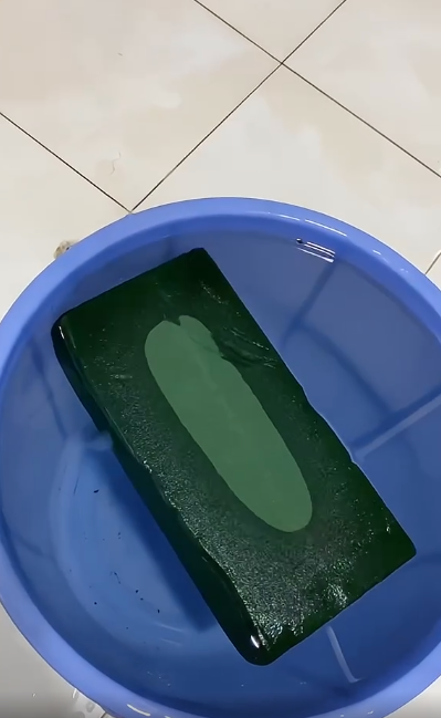 Cách cắm cành đào dăm chưng phòng khách cho 1 mùa Tết tiết kiệm mà vẫn đủ đầy, an vui-2