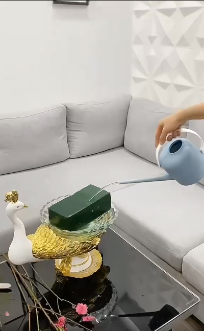 Cách cắm cành đào dăm chưng phòng khách cho 1 mùa Tết tiết kiệm mà vẫn đủ đầy, an vui-3