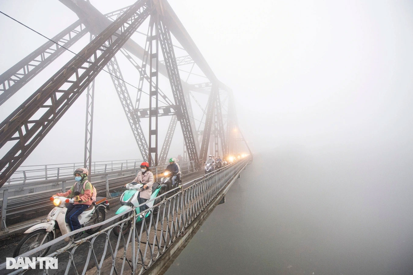 Sương mù, nồm ẩm ở miền Bắc kéo dài đến khi nào?-1