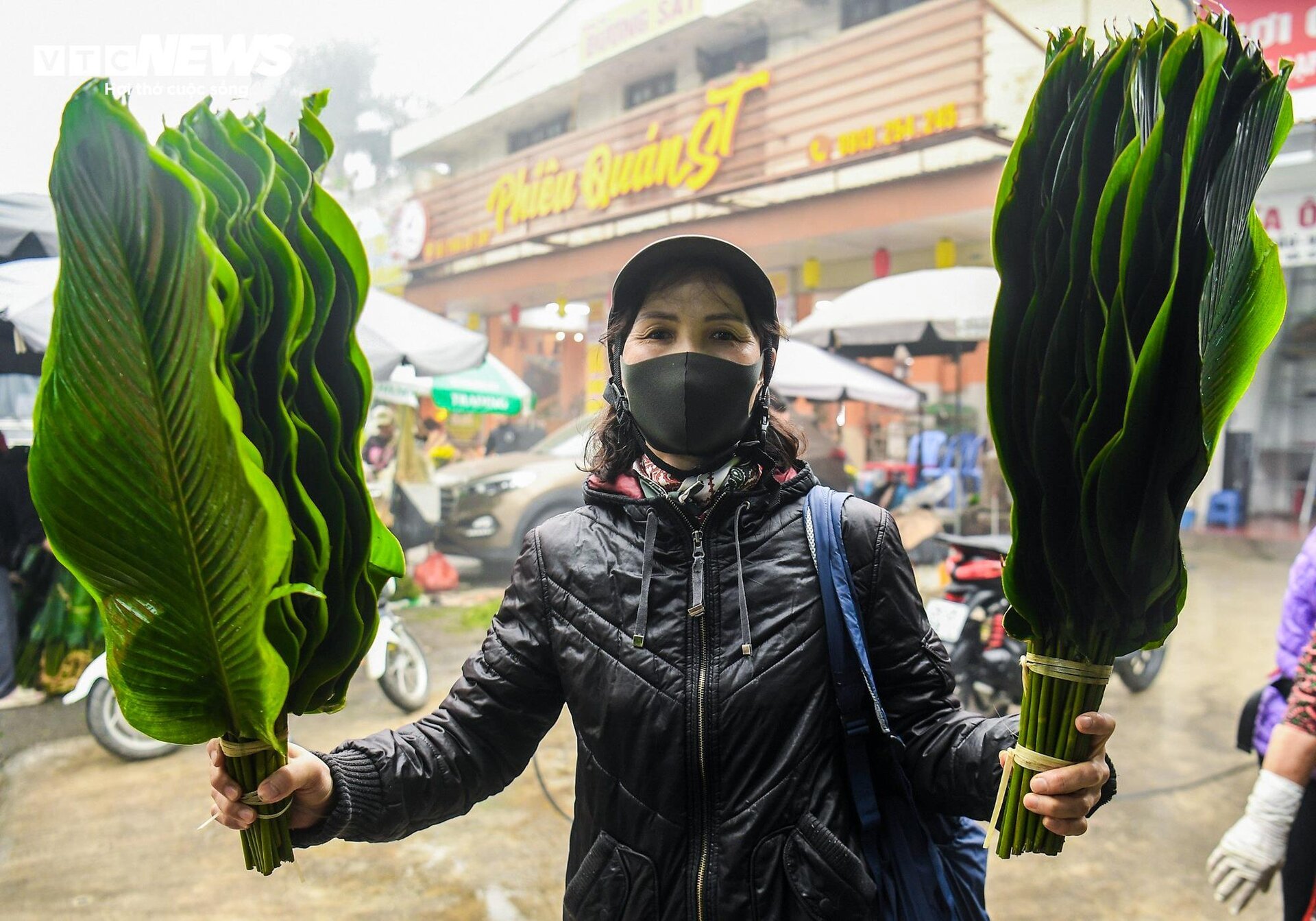 Chợ lá dong lâu đời nhất Hà Nội nhộn nhịp ngày giáp Tết-9