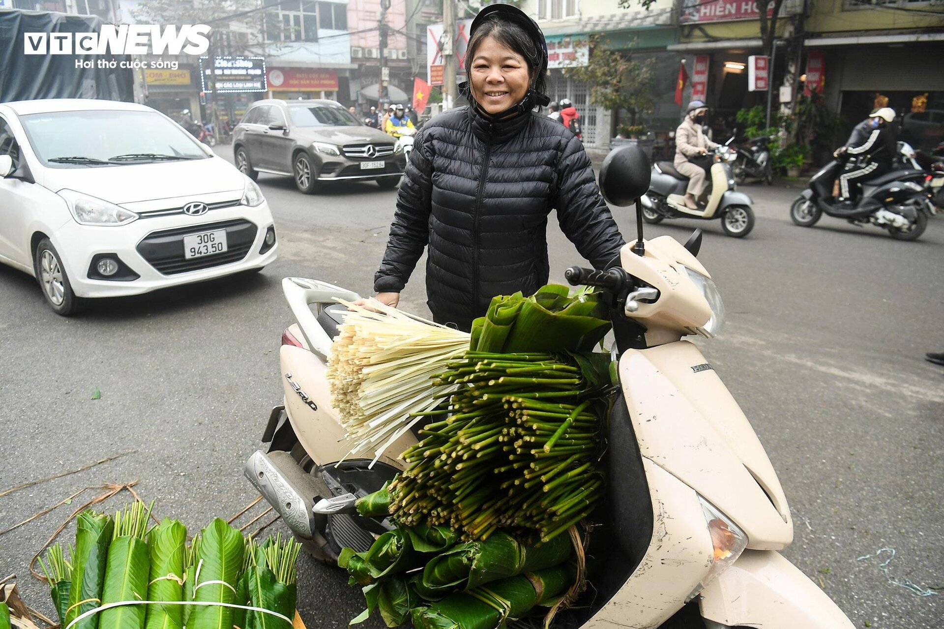 Chợ lá dong lâu đời nhất Hà Nội nhộn nhịp ngày giáp Tết-14