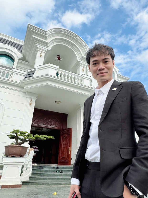 Văn Toàn khoe không khí tết rộn ràng tại biệt thự ở quê-2