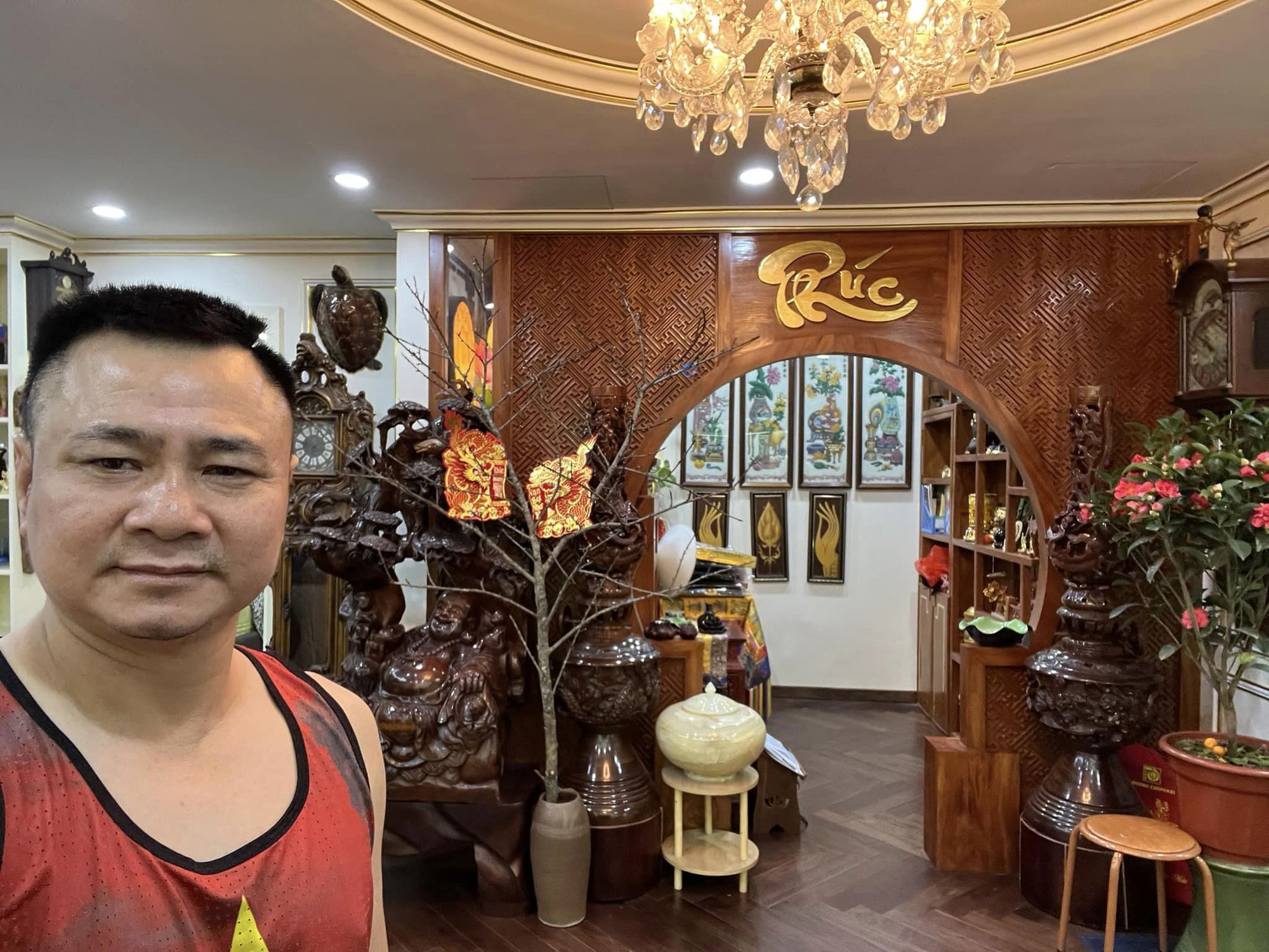 Nhà NSND Tự Long rộn ràng đón Tết: 23 tháng Chạp tưng bừng sắc hoa, gian thờ gây ấn tượng mạnh-7