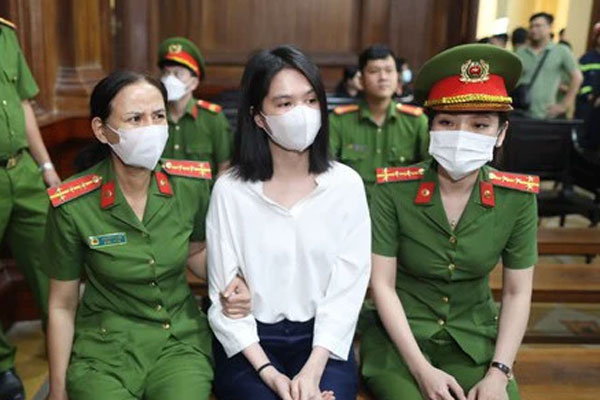 Thấy gì ở phiên tòa trả tự do cho Ngọc Trinh?-6