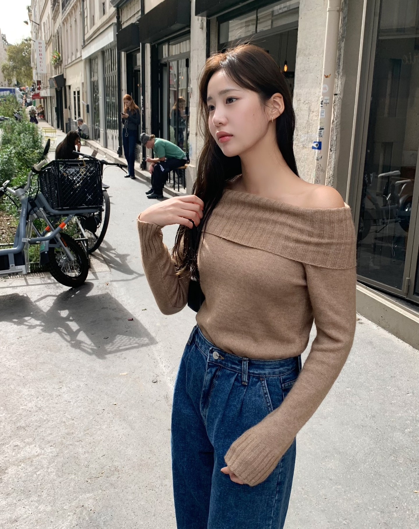 4 công thức diện áo len hack tuổi giúp bạn tỏa sáng dịp Tết-2