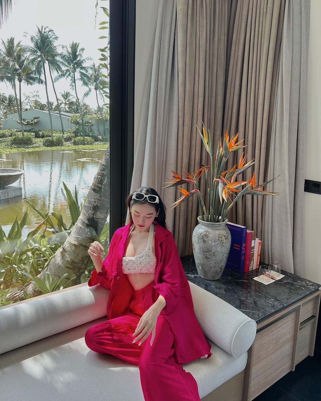 Á hậu sinh năm 2000 Tường San: Lấy chồng lúc 20 tuổi, cuộc sống giờ ra sao?-10