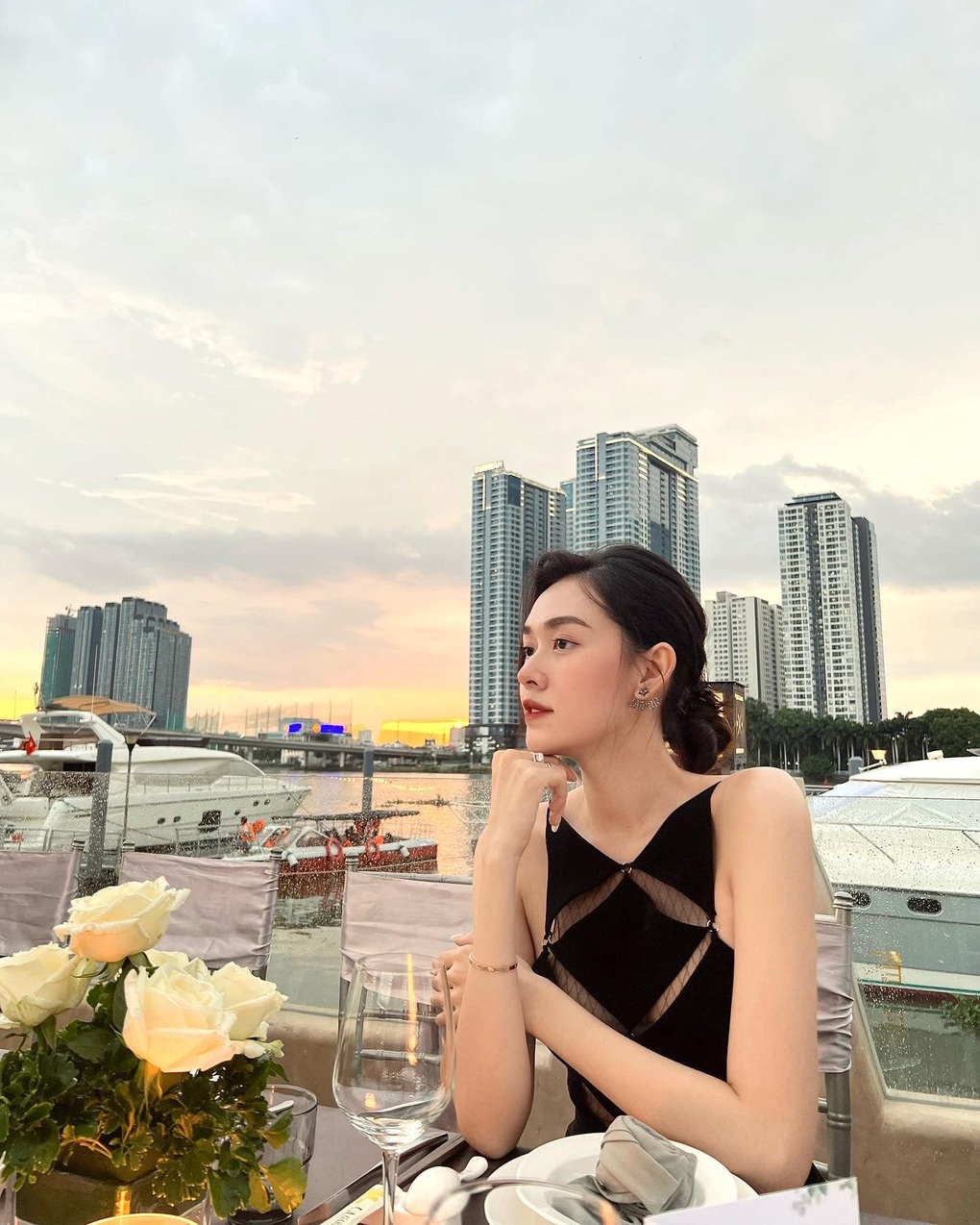 Á hậu sinh năm 2000 Tường San: Lấy chồng lúc 20 tuổi, cuộc sống giờ ra sao?-13