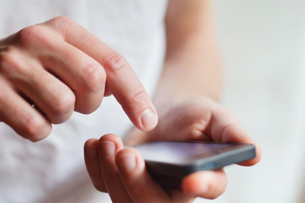 Chồng mời mẹ kế đến nhà ăn cơm, chỉ sau 1 tiếng ho của bà, nàng dâu đòi ly hôn ngay lập tức-2