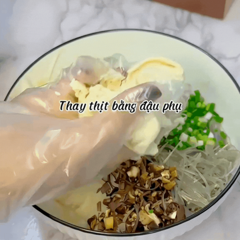 Cách gói nem tam giác cực dễ, mang bày mâm cỗ ngày Tết đẹp hết ý-4