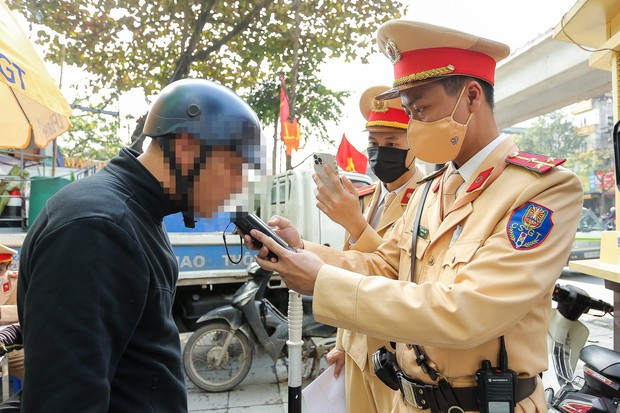 Tài xế vi phạm nồng độ cồn được Cảnh sát giao thông giúp chở đi bán thịt ngày cận Tết-5