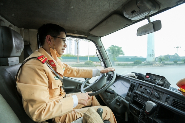 Tài xế vi phạm nồng độ cồn được Cảnh sát giao thông giúp chở đi bán thịt ngày cận Tết-15