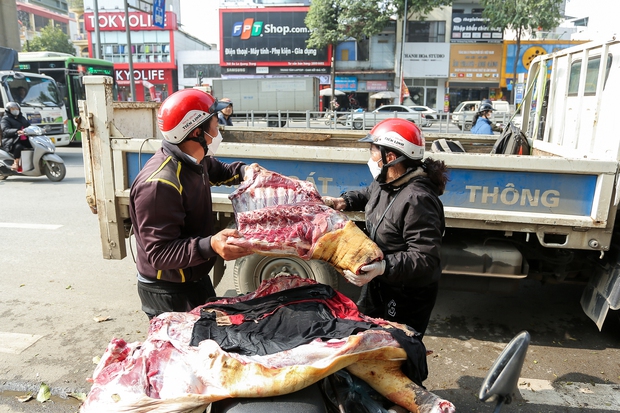 Tài xế vi phạm nồng độ cồn được Cảnh sát giao thông giúp chở đi bán thịt ngày cận Tết-8