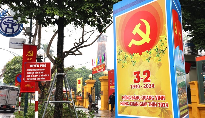 Hà Nội rực rỡ cờ hoa mừng Đảng mừng Xuân, đón Tết Nguyên đán 2024-3