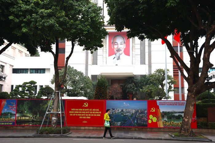 Hà Nội rực rỡ cờ hoa mừng Đảng mừng Xuân, đón Tết Nguyên đán 2024-4