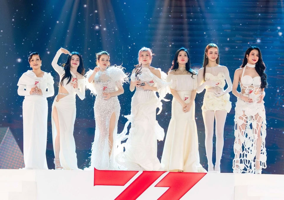 Chia sẻ của Lệ Quyên dấy lên tin 7 chị đẹp tan rã ngay sau chung kết-1