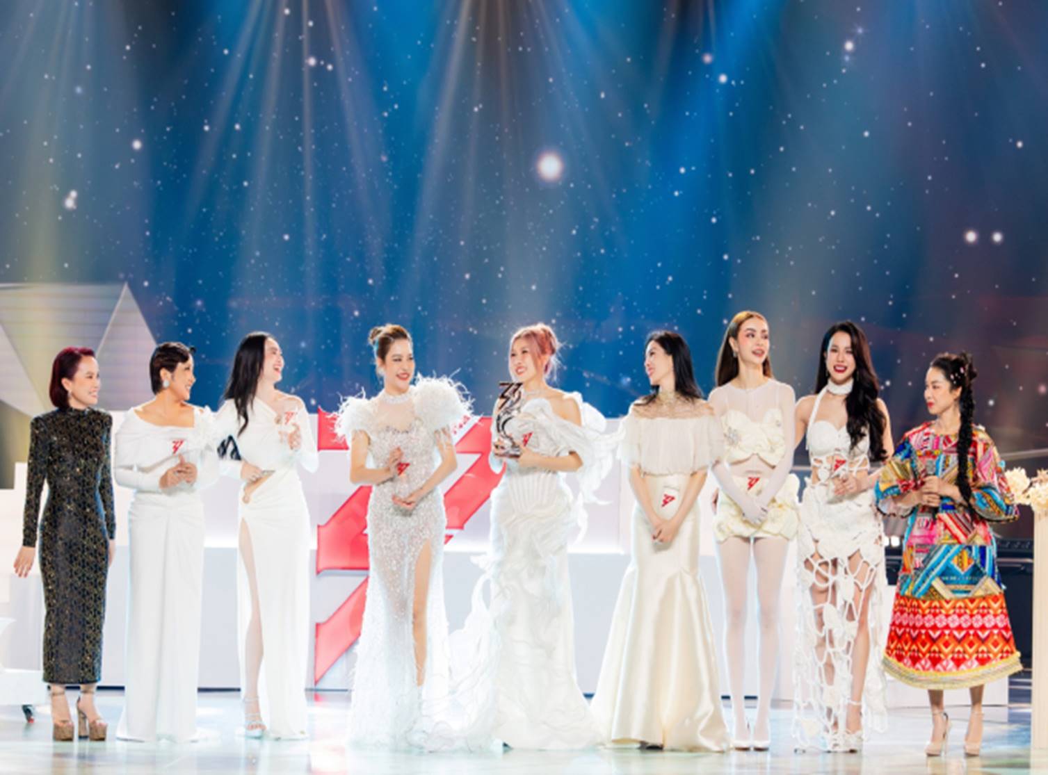 7 chị đẹp được debut chính thức lộ diện, Trang Pháp nhận 3 giải, đáng chú ý là MLee - Lệ Quyên trắng tay-4