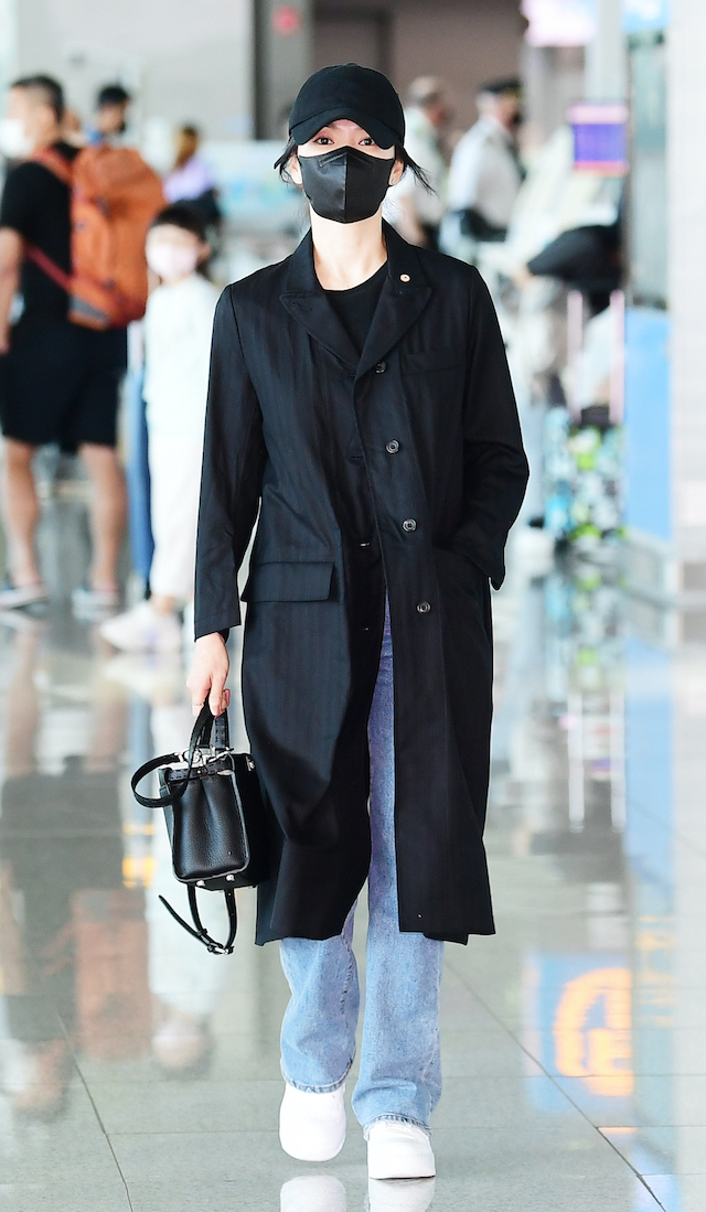4 mẫu áo khoác làm nên phong cách trẻ trung, sang trọng của Song Hye Kyo-8
