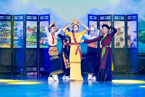 Đêm chung kết thiếu bùng nổ của Chị đẹp đạp gió rẽ sóng-3