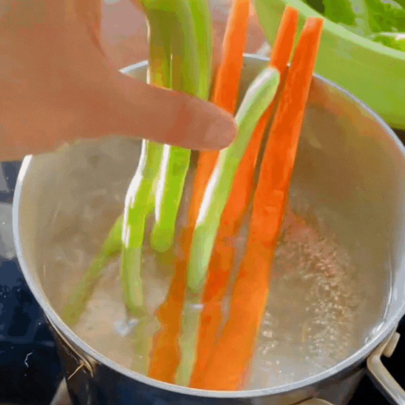 Làm món chả phượng cực dễ bày mâm cỗ Tết siêu đẹp, đến nam diễn viên Huỳnh Anh Tuấn cũng phải vào bếp trổ tài-6