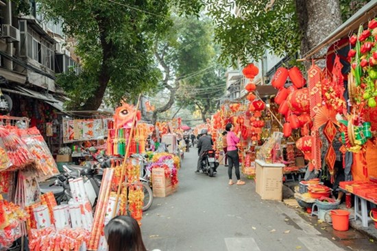 Gánh hàng của má lo Tết cho cả gia đình