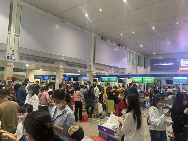 Gần 700 chuyến bay bị chậm, hủy ở sân bay Tân Sơn Nhất-2