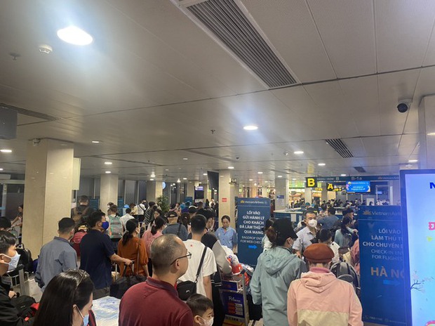 Gần 700 chuyến bay bị chậm, hủy ở sân bay Tân Sơn Nhất-3