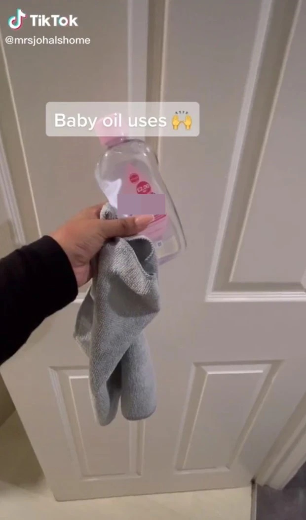 Không phải nước tẩy rửa, loại dầu này mới là bảo bối khi dọn nhà: Giá siêu rẻ, công dụng thì vô vàn-1