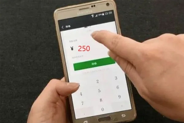 Được con nợ trả tiền, chủ nợ từ chối và kiện ra tòa vì nghĩ mình bị chửi đểu-1