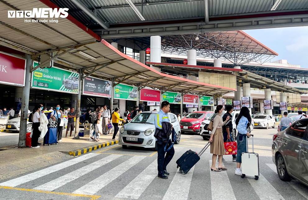 Sân bay Nội Bài vắng khách ngày cận Tết-14