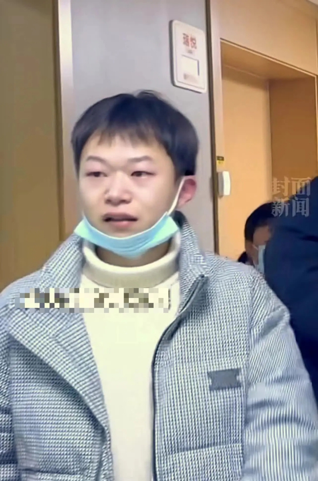 Con gái vào phòng sinh mổ, bố kìm nước mắt an ủi con đừng sợ, khoảnh khắc ông khóc oà khiến ai cũng xúc động-6