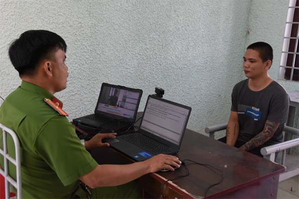 Va chạm với xe tải, hai chị em thương vong trên đường về quê đón Tết-2