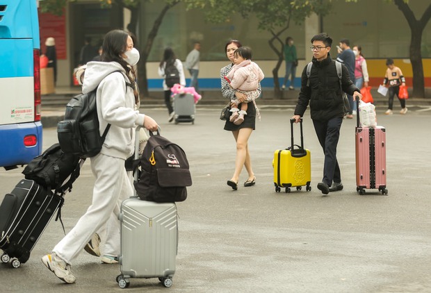 Giao thông Hà Nội tắc không lối thoát” những ngày cận Tết Nguyên đán, người dân đứng im” tại chỗ khi lưu thông trên đường-13