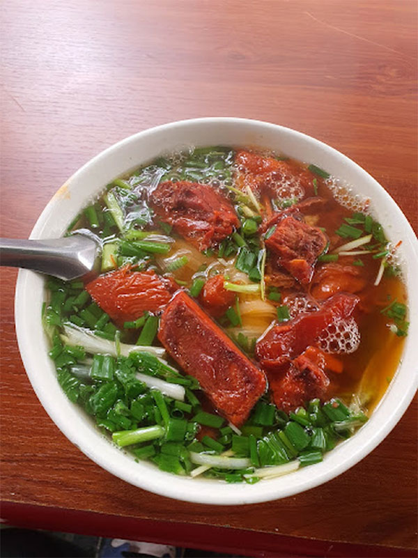 Khách bị quán phở nổi tiếng Hà Nội nhắn tin dằn mặt vì bài tố trên mạng?-1