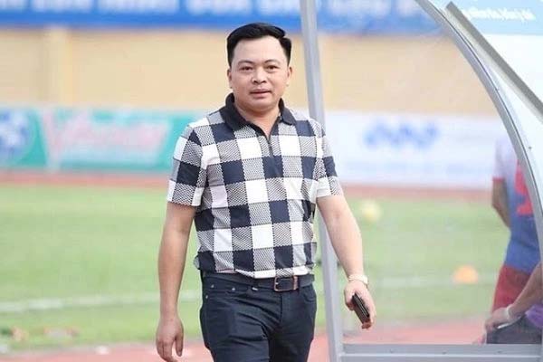 Đệ ruột” ông Trịnh Văn Quyết vừa bị bắt: Đại gia xứ Thanh sở hữu siêu xe Rolls-Royce, ông bầu bóng đá, từng cưới hoa hậu kém 19 tuổi-2