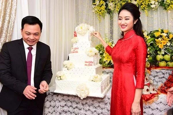 Đệ ruột” ông Trịnh Văn Quyết vừa bị bắt: Đại gia xứ Thanh sở hữu siêu xe Rolls-Royce, ông bầu bóng đá, từng cưới hoa hậu kém 19 tuổi-1