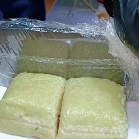 Tranh cãi cắt bánh chưng bằng lạt hay bằng dao-2