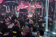Cảnh sát 'đột kích' quán bar ở quận trung tâm Hà Nội, hơn 200 người bị mời về trụ sở