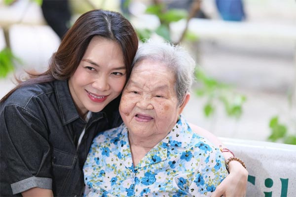 Mỹ Tâm ở tuổi 43: Không cần lấy chồng vẫn hạnh phúc, bí quyết tránh thị phi khi làm từ thiện-4