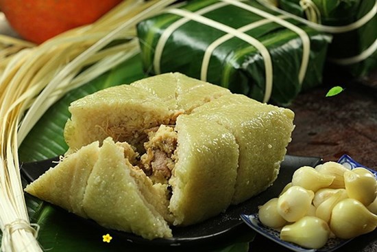 Bí quyết giúp gói, luộc bánh chưng xanh, ngon và không lại gạo