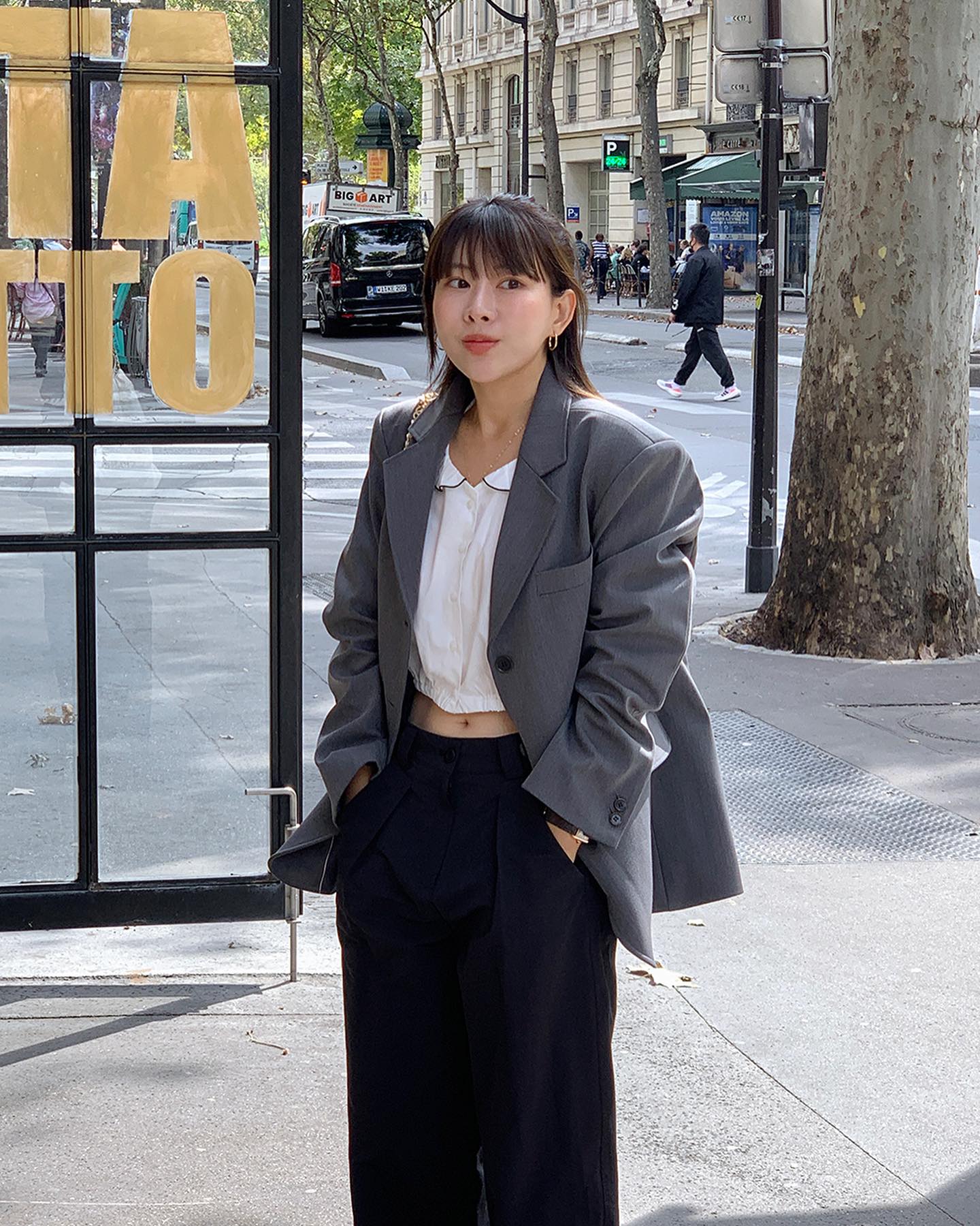 4 kiểu áo khoác kết hợp ăn ý với quần ống rộng, giúp hack tuổi và tôn dáng hiệu quả-6