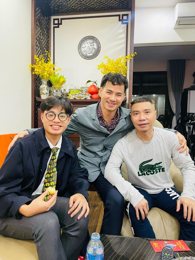 Xuân Bắc đến thăm Công Lý lúc nửa đêm-1