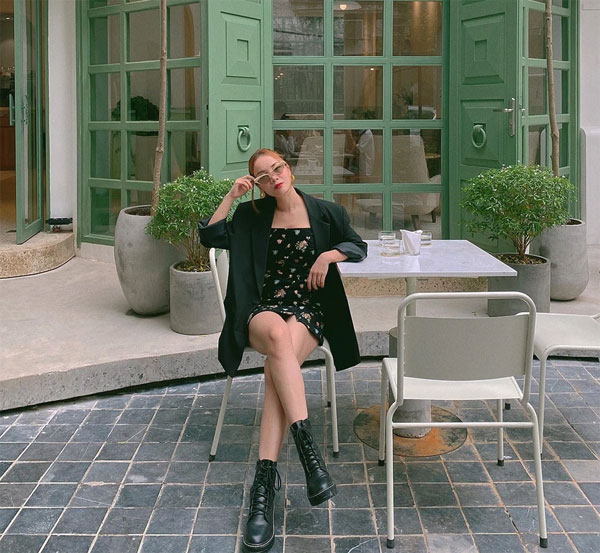 10 set váy liền trẻ trung và sang trọng tham khảo từ mỹ nhân Việt-10