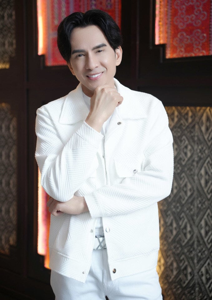 Nam ca sĩ tuổi rồng U50 lão hoá ngược, làm bạn thân với vợ cũ-2