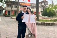 Hot: Quang Hải và Chu Thanh Huyền khoe giấy đăng kí kết hôn, chính thức trở thành vợ chồng hợp pháp