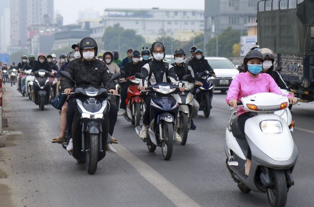 Kết thúc ngày làm cuối cùng của năm, dòng người hối hả rời Hà Nội trước kỳ nghỉ Tết-3