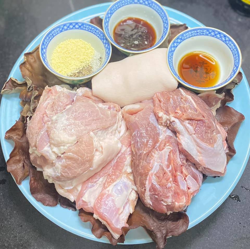 Mách bạn cách nấu thịt đông mềm nhừ, trong veo đẹp mắt cho ngày Tết-2