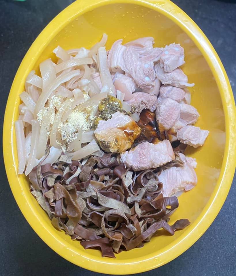 Mách bạn cách nấu thịt đông mềm nhừ, trong veo đẹp mắt cho ngày Tết-10