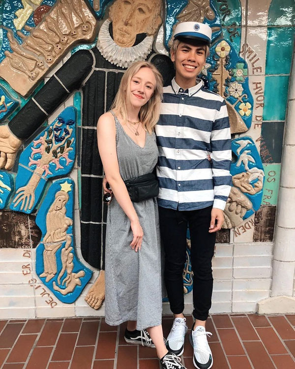 Mẫu nữ nổi tiếng được gọi là Thiên thần bị bạn trai cấm đi chơi 1 mình vì quá xinh đẹp-2